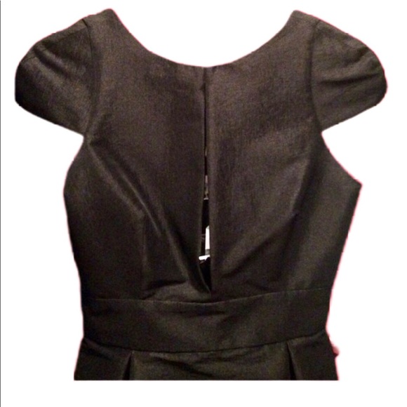 BLACK BACKLESS WONDER DRESS! - Picture 3 of 8